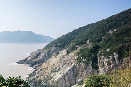 位于浙江省舟山普陀山东南莲花海的罗家山海滨景观，是观音菩萨修行的地方