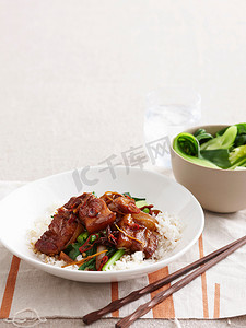 炒菜摄影照片_蔬菜米饭炖肉