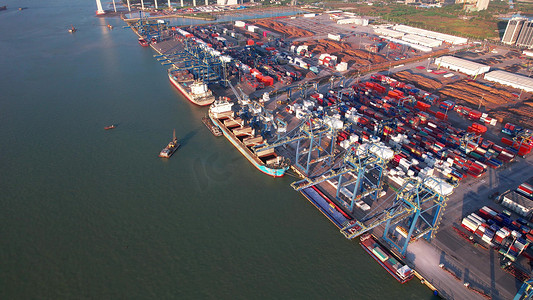 物流运输科技摄影照片_航拍港口码头物流运输贸易