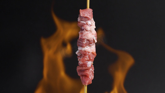 美食广告摄影照片_新鲜羊肉串广告宣传火焰