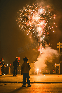 新年春节过年团聚放烟花