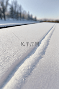 冬季背景图片_寒冷冬季树木白色雪景图