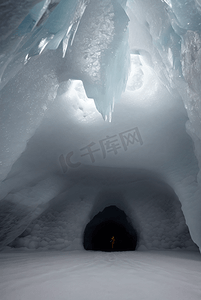 寒冷冬季结冰冰窖图片7