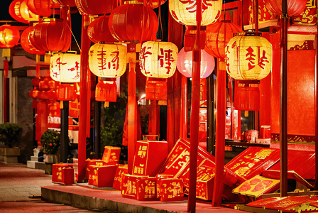 红色中国风新年摄影照片_喜庆传统中国风红色灯笼摄影图2