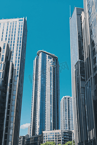 城市高楼建筑仰拍摄影图配图