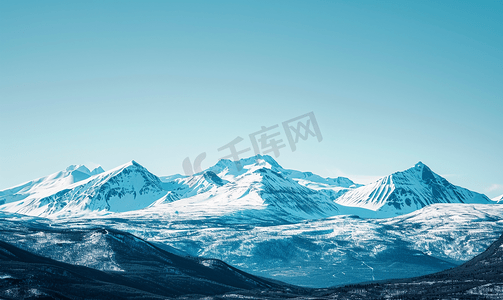 自然风景雪山的全景视图