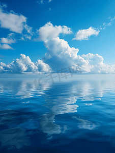 平静的海面摄影照片_蓝色平静的海面