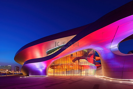 迪拜 srille 艺术博物馆大楼，紫色和黑色的灯光