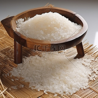 凳子附近地板上的米饭