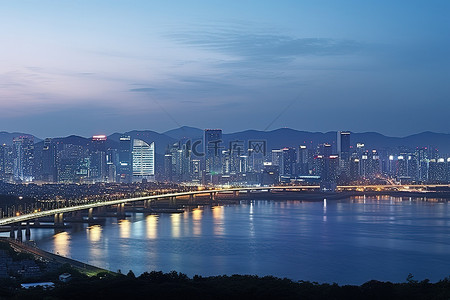 韩国首尔城市和城市景观夜间水景