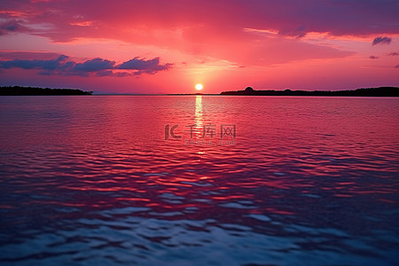 海尔背景图片_夏威夷福尔摩沙海岸水面上的落日