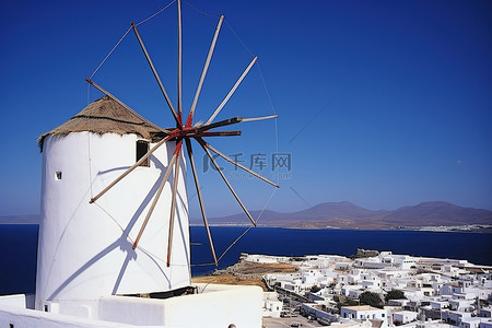 小白色风车 希腊米科诺斯港 希腊