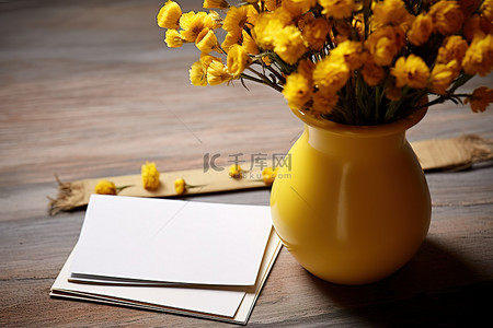 一封信图背景图片_一封信和一瓶黄色的花