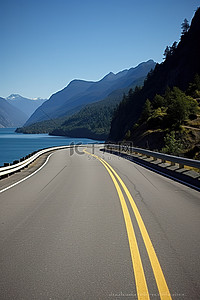 湖上游船卡通背景图片_空湖上的高速公路，周围群山环绕