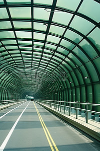 大型玻璃隧道PMI709365416