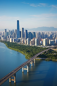 照片中国城市天际线与水面上的一座桥