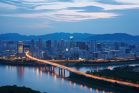 杨浦滨江背景图片_黄昏时从高处看到的城市本身