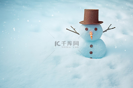 雪人卡通图片背景图片_戴着红帽子和雪的卡通雪人