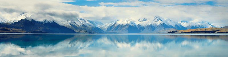 炫酷300分辨率背景图片_新西兰原始湖泊折射天空