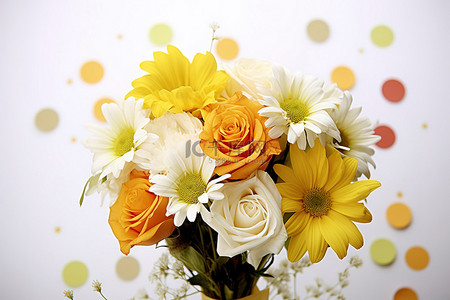 贺卡周围鲜花环绕，上面写着“祝你生日快乐”