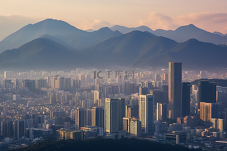 空中俯瞰首尔城市和山脉