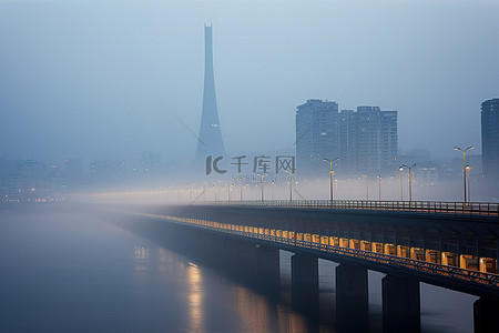 阴天背景图片_阴天