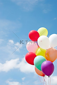 照片背景背景图片_彩色气球与天空背景照片