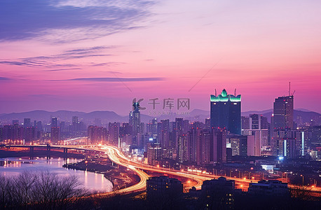 楼背景图片_夕阳下的首尔天际线