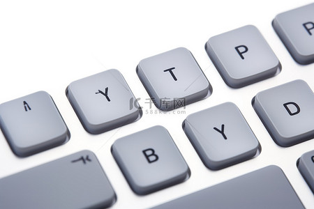 带有三个购买按钮的键盘，在白色背景照片上分开