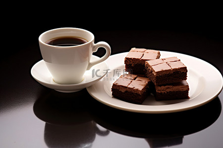 咖啡蛋糕背景图片_一杯咖啡和咖啡蛋糕