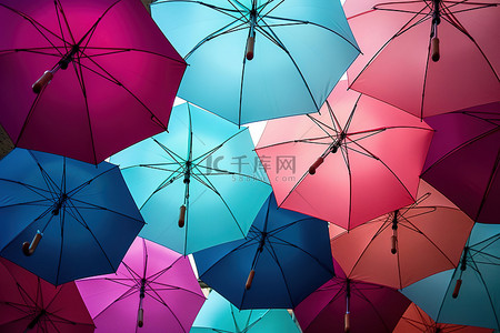 雨伞背景图片_空中有不同颜色的雨伞