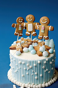 100生日背景图片_100 岁生日蛋糕，配有姜饼男孩和棉花糖棒棒糖