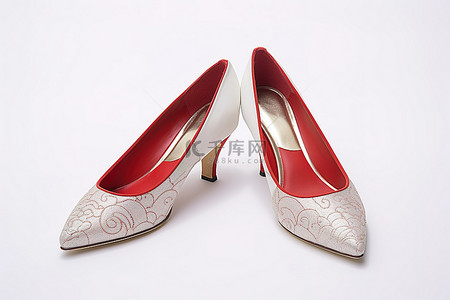 鞋背景图片_白色背景上的两双红尖红鞋