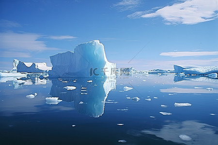 冰川冰山背景图片_冰山中海洋的倒影png 冰川中海洋的倒影