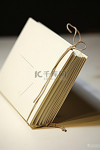 是我背景图片_折叠起来的日记本是我最喜欢的东西之一