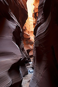 旅游摄影背景图片_穿过峡谷的狭窄通道 摄影：jeff mckay