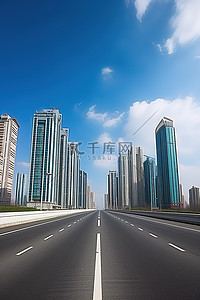五一车展背景图片_一条空荡荡的高速公路，穿过两侧都有高楼大厦的城市街区