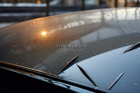 玻璃车背景图片_车库里有一块玻璃上有冰的挡风玻璃