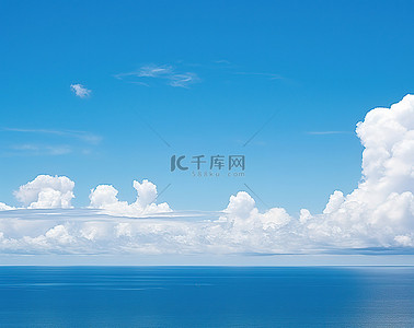 海景，白云俯瞰大海