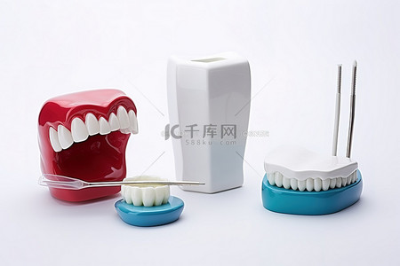 卫生用品背景图片_白色背景白色表面上的牙科卫生用品