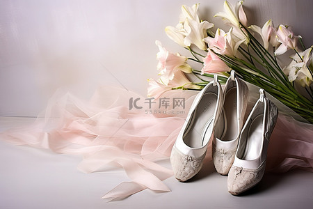 鞋花背景图片_芭蕾舞女演员芭蕾舞鞋和背景上的花朵