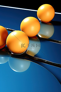 蓝色网球上的金蛋乒乓球打球照片