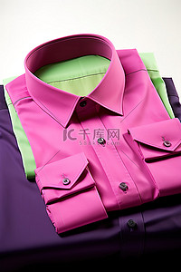 腰带背景图片_三件彩色衬衫，上面有紫色腰带