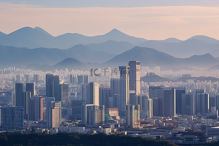 空中俯瞰首尔城市和山脉