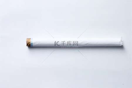 吸烟或用纸点燃香烟