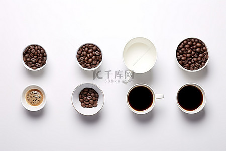 一组 o 咖啡豆和咖啡壶，咖啡在白色背景下隔离