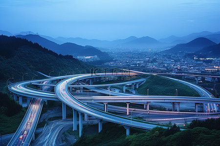 长城背景图片_拥有许多高速公路和高速公路交叉口的城市