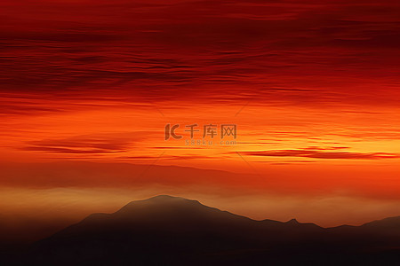 阴天背景图片_智利山上阴天的日出