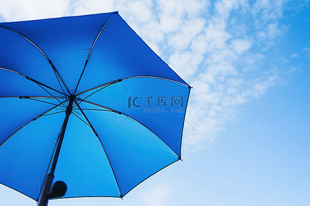 雨伞背景图片_蓝色雨伞照片