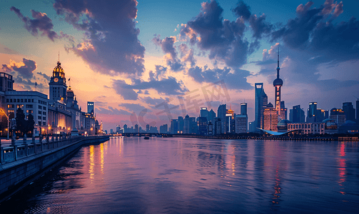 城市高楼黄昏摄影照片_上海外滩的一个美丽的黄昏